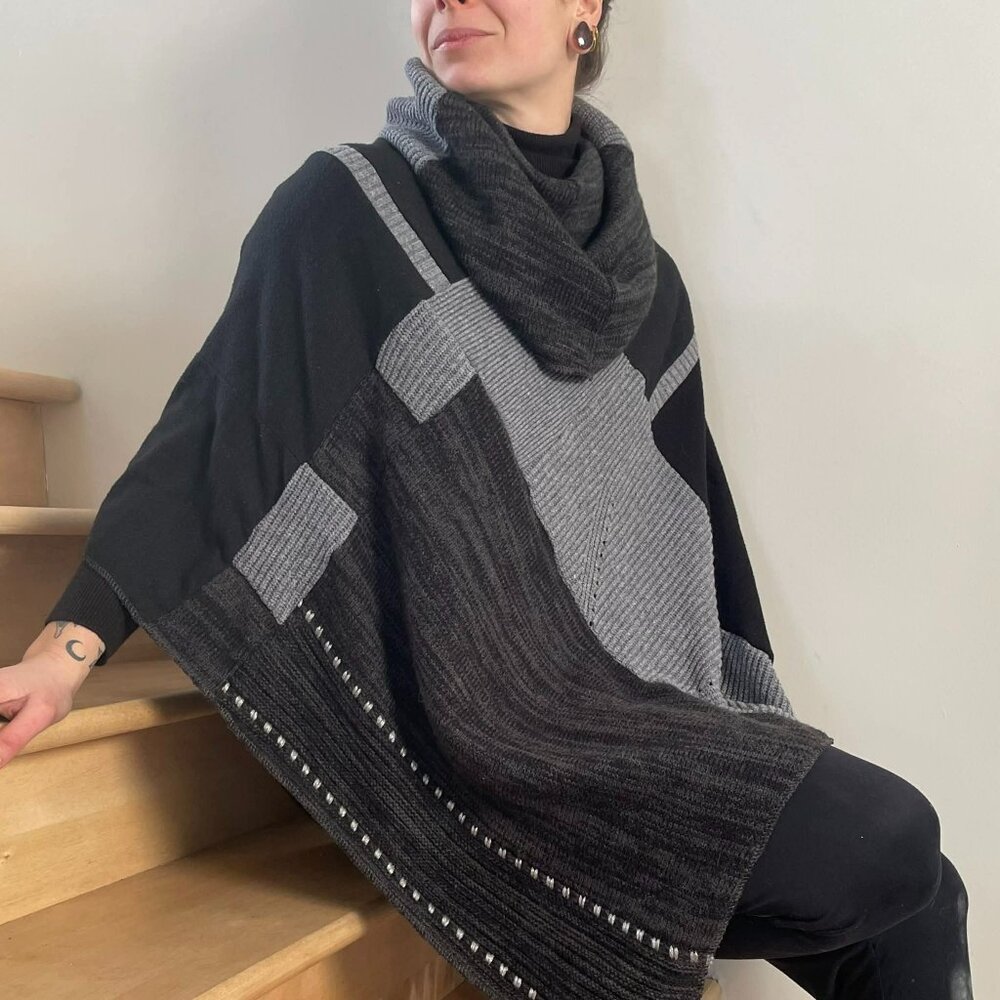 LA MACHETE PONCHO, COZY, PATCHWORK ASYMMETRICAL BLACK, GRAY